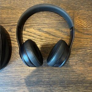 Beats Solo3 Wireless On-Ear Headphones